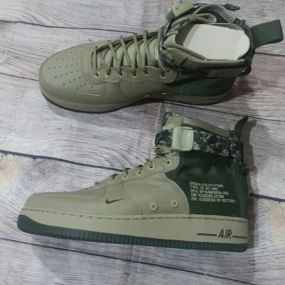 nike military green sneakers